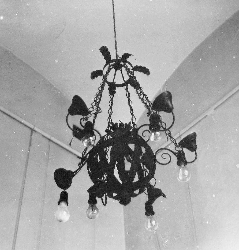 Chandelier at the Vilnius Town Hall. Photo by Jonas Šaparauskas, 1973, in: Kultūros paveldo centro biblioteka, f. 41, ap. 1, Nr. 1539