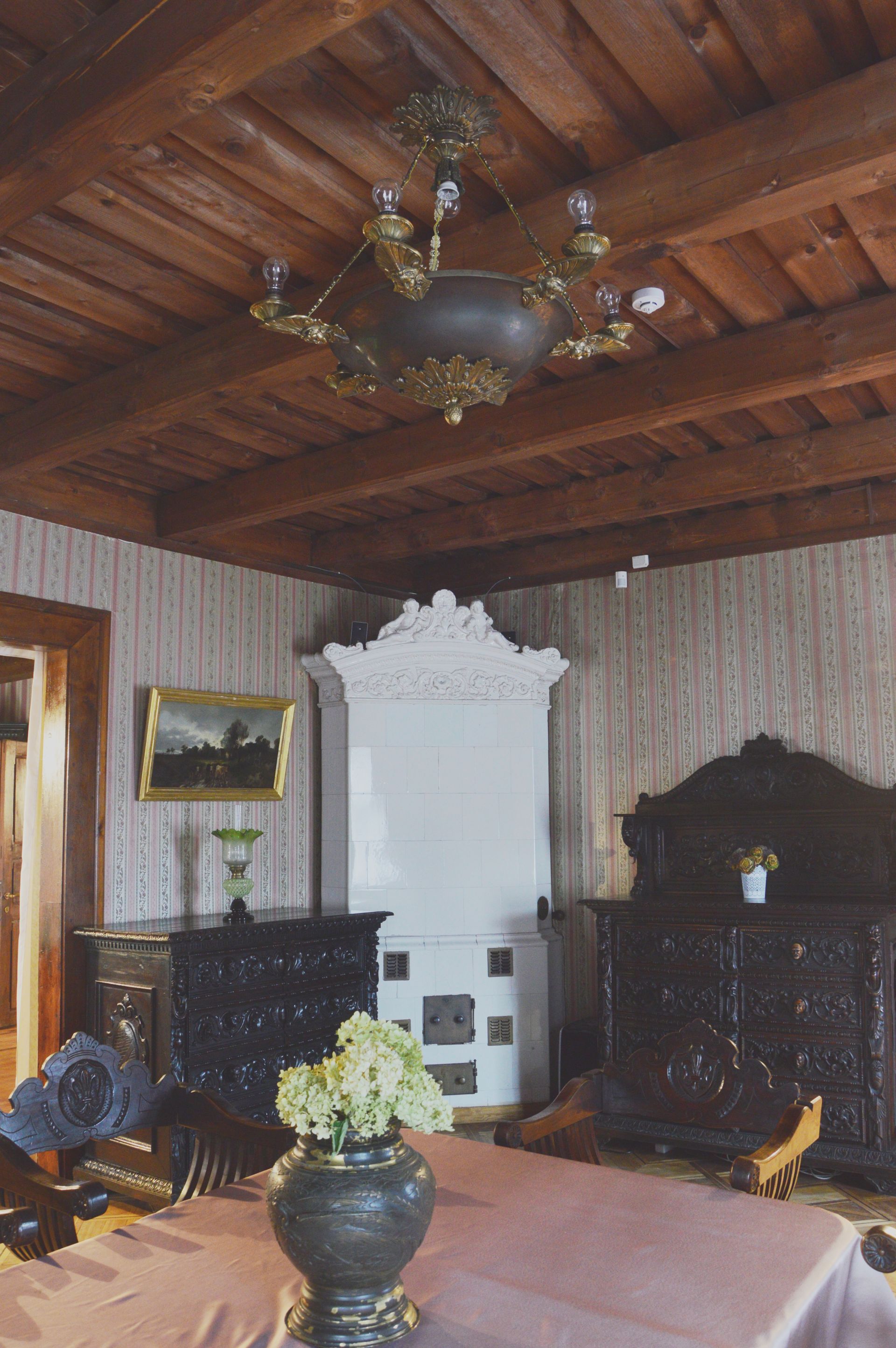 Chandelier, 1887–1911, Literary Museum of Alexander Pushkin. Photo by Aloyzas Petrašiūnas, 2017