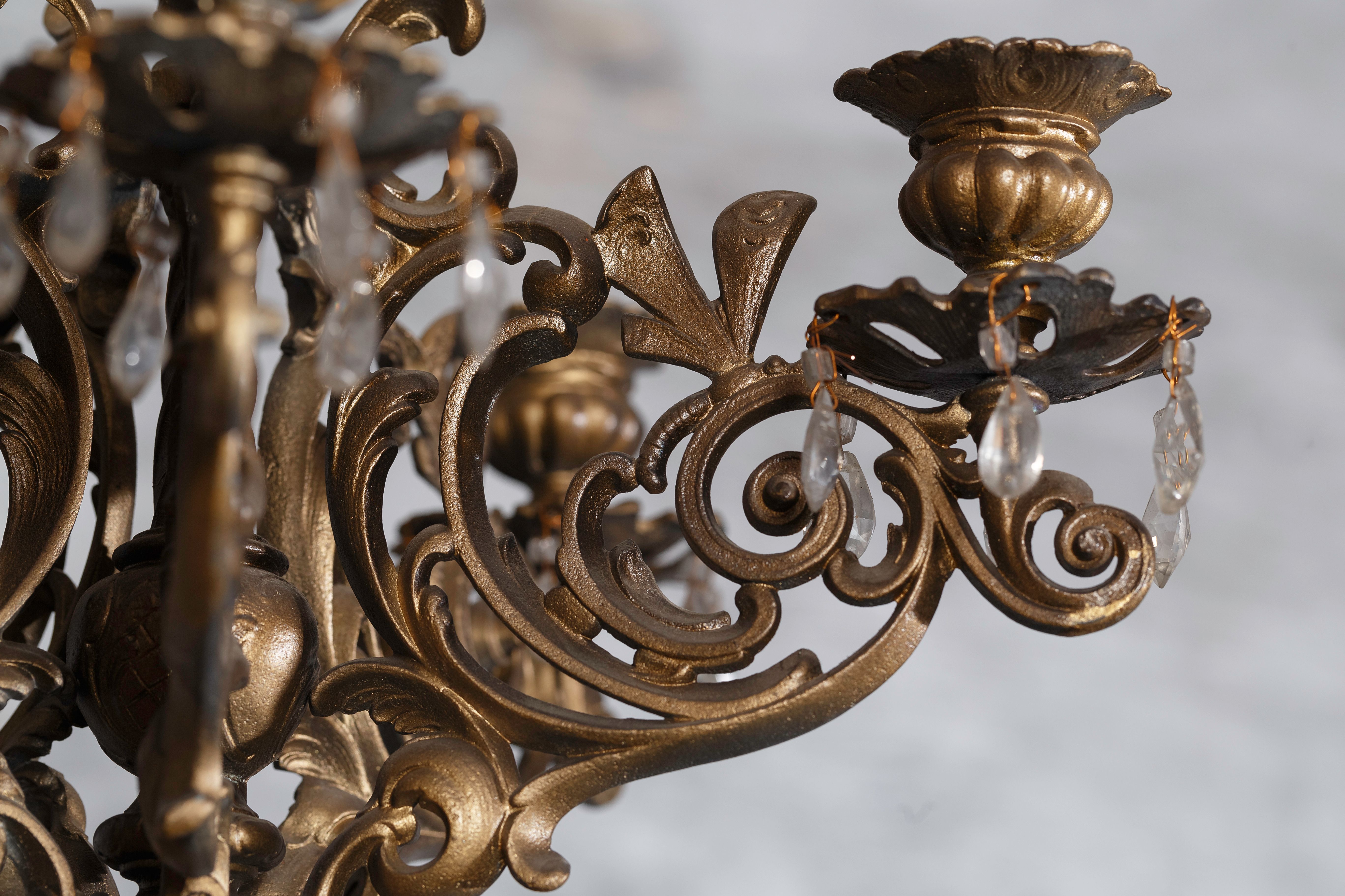 A fragment of the chandelier, the late 19th – early 20th century, the National M. K. Čiurlionis Museum of Art, Tt-6083. Photo by Povilas Jarmala, 2019