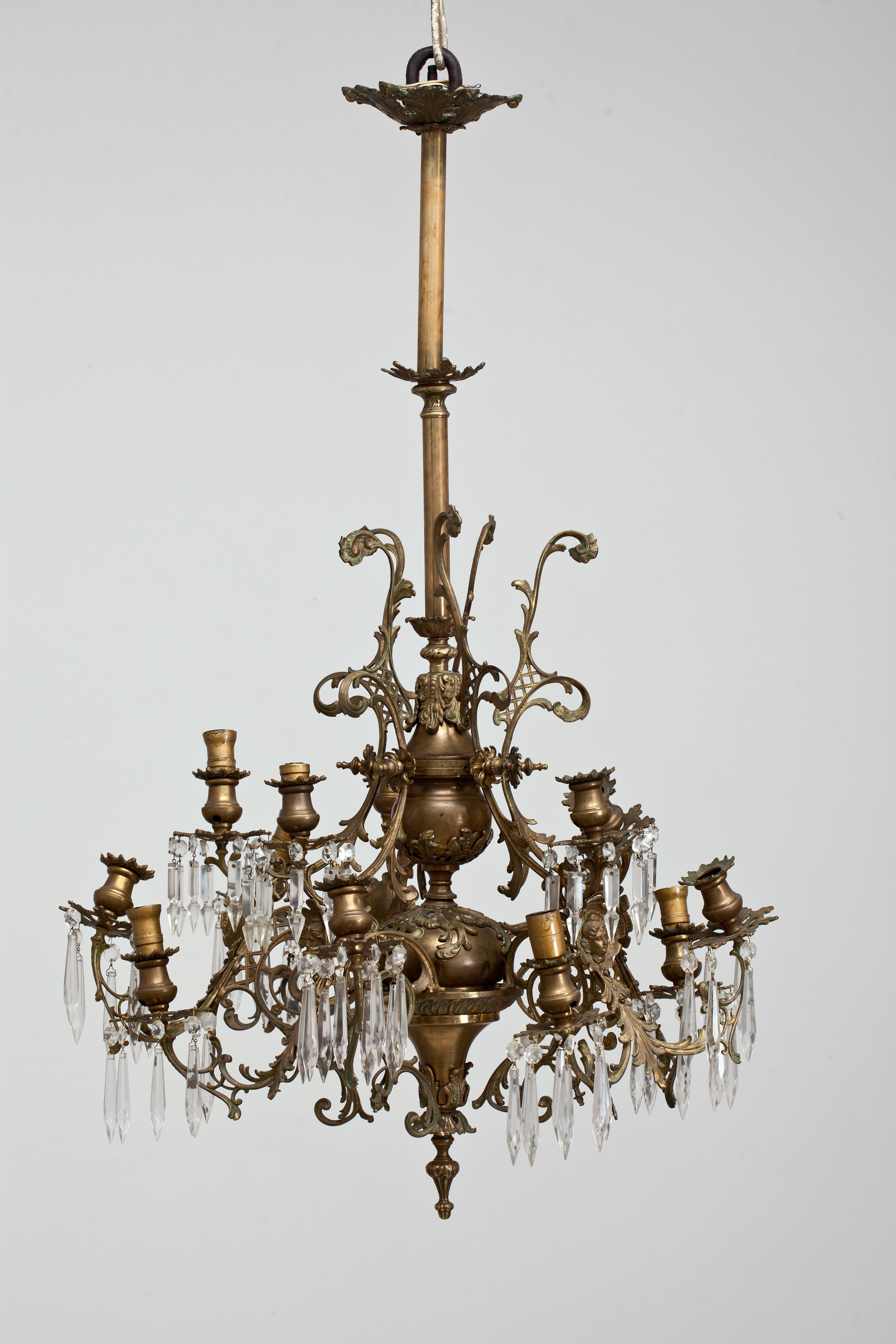 Chandelier, the 2nd half of the 19 c., the National M. K. Čiurlionis Museum of Art, Tt-13813. Photo by Rimantė Pranciška Ropytė, 2013