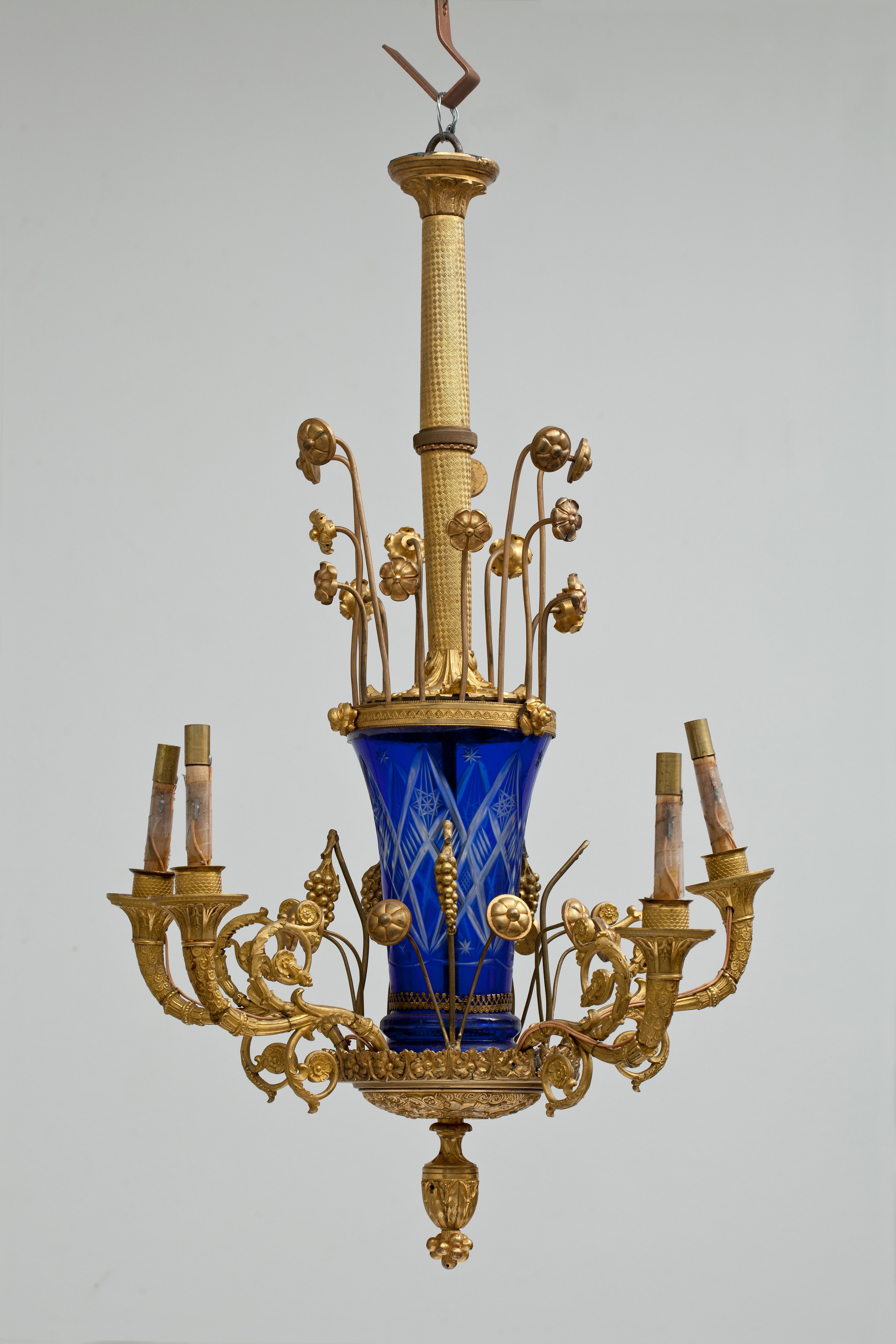 Chandelier, the 1810s–1820s, the National M. K. Čiurlionis Museum of Art, Tt-15534. Photo by Povilas Jarmala, 2019