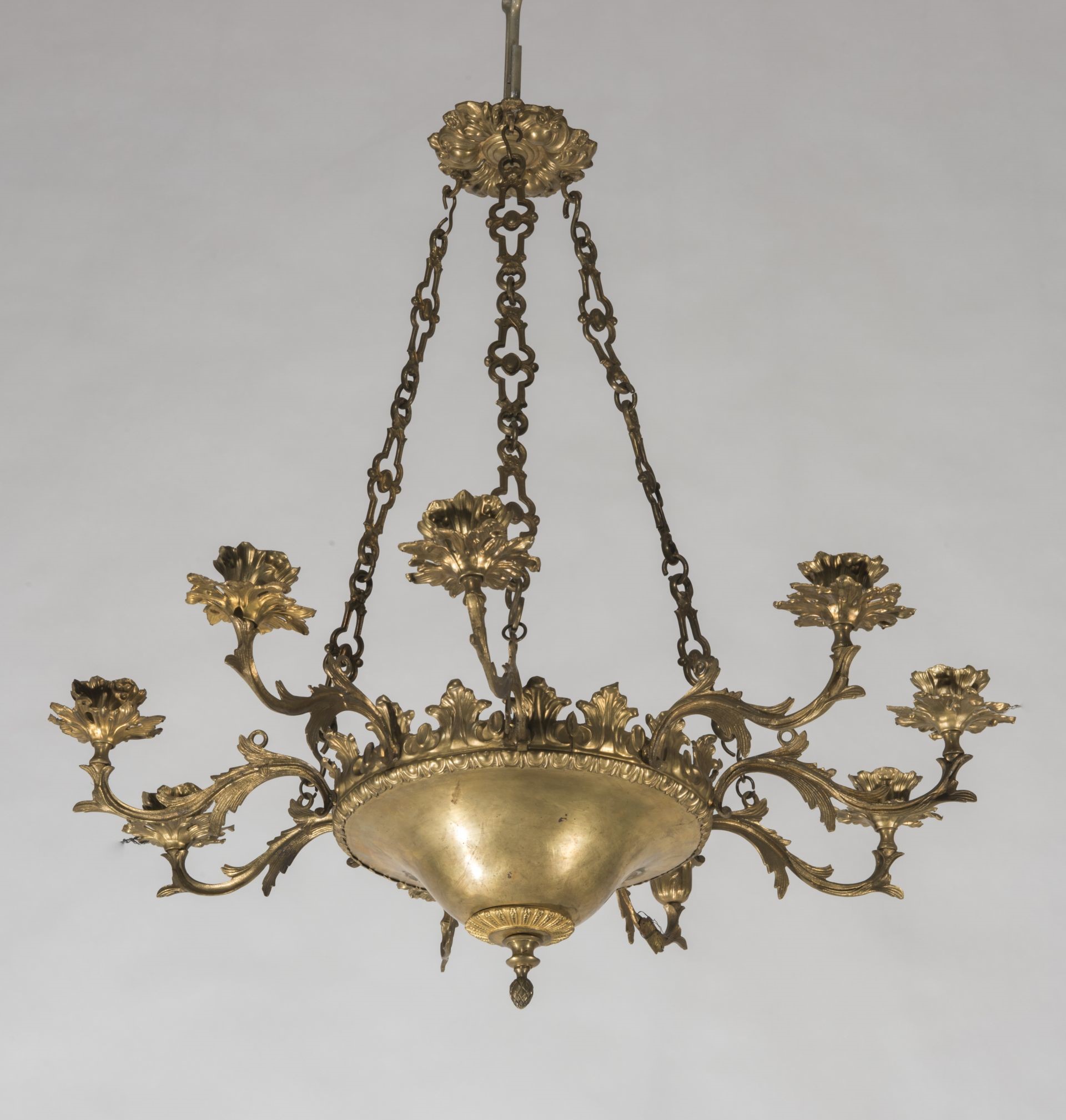 Chandelier, 1887–1912, National Museum of Lithuania, IM-5101. Photo by Kęstutis Stoškus, 2017