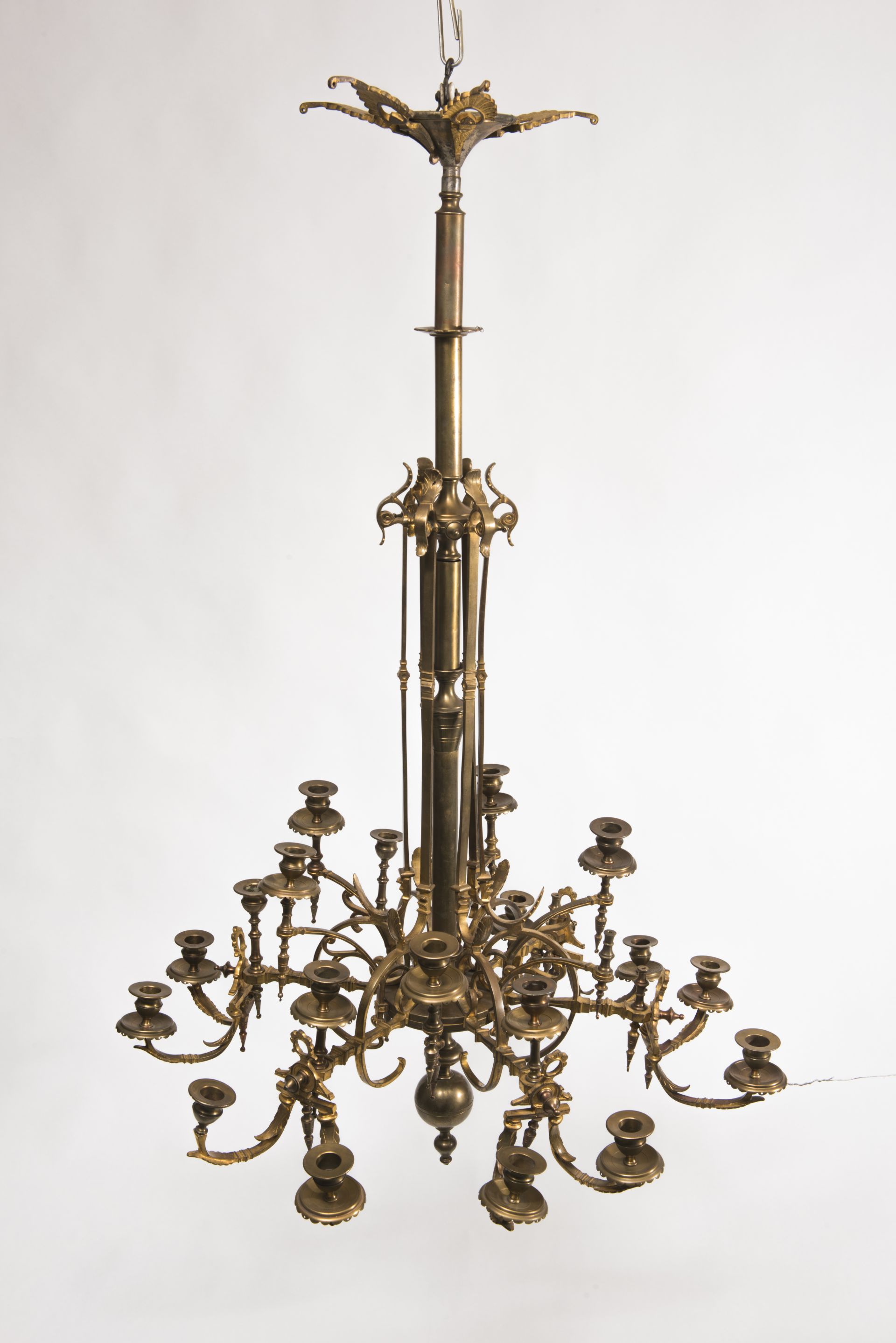 Chandelier, 1920–1939, National Museum of Lithuania, IM-5098. Photo by Kęstutis Stoškus, 2017