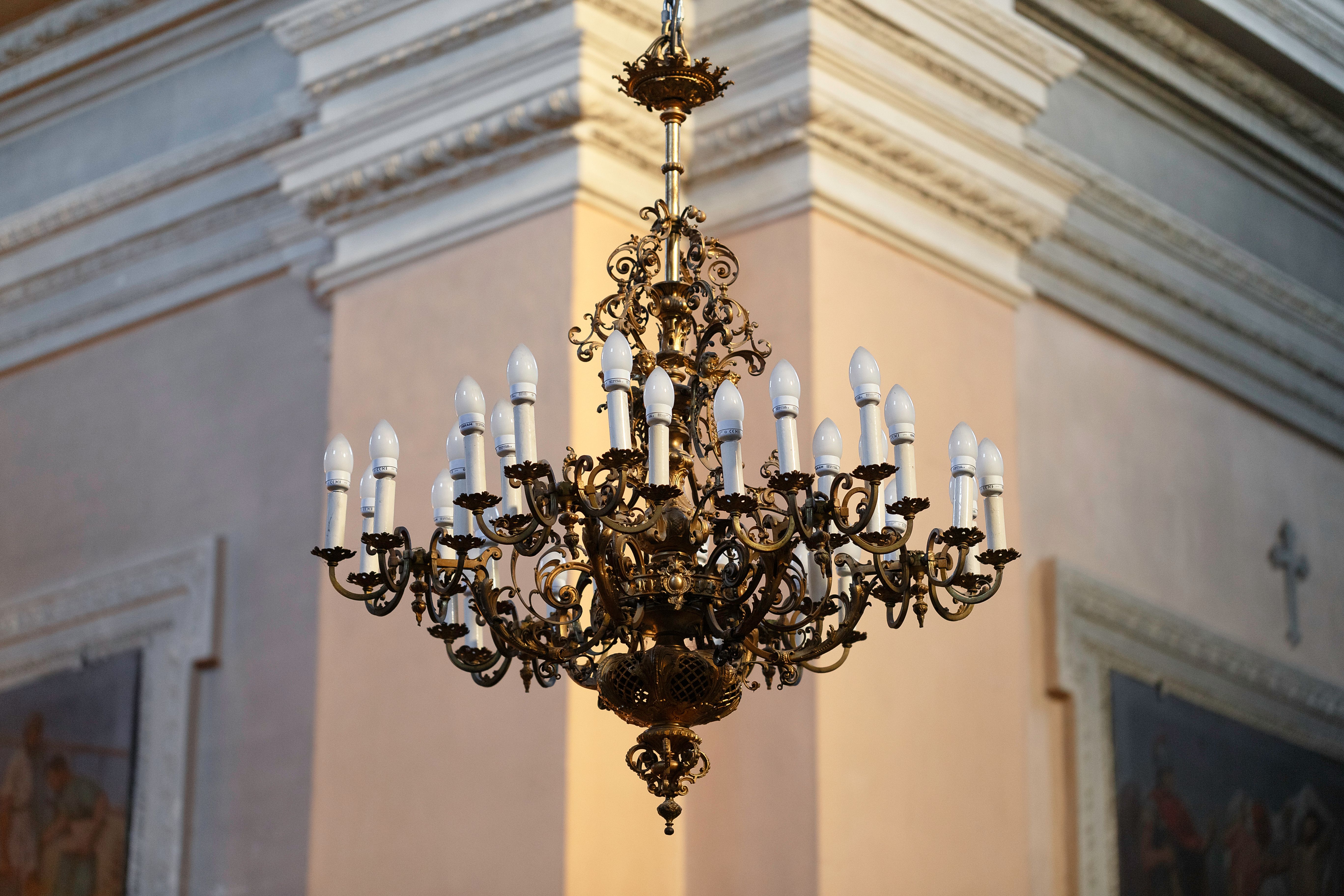 Chandelier, the 1880s–1890s, the church of the Holy Cross (Carmelitian) in Kaunas. Photo by Povilas Jarmala, 2019